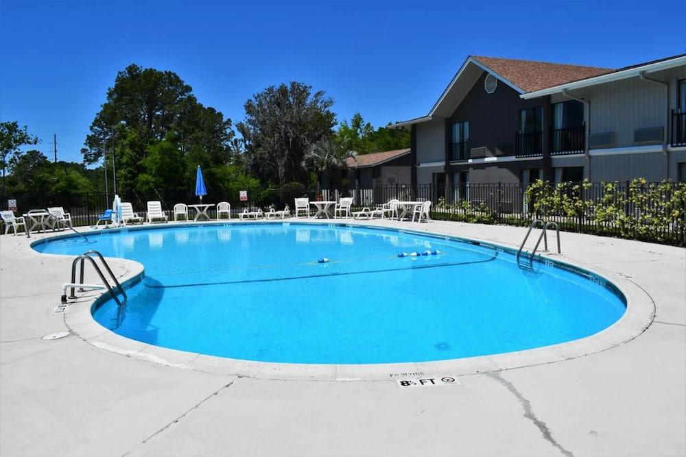 Howard Johnson By Wyndham Beaufort/Parris Island מראה חיצוני תמונה