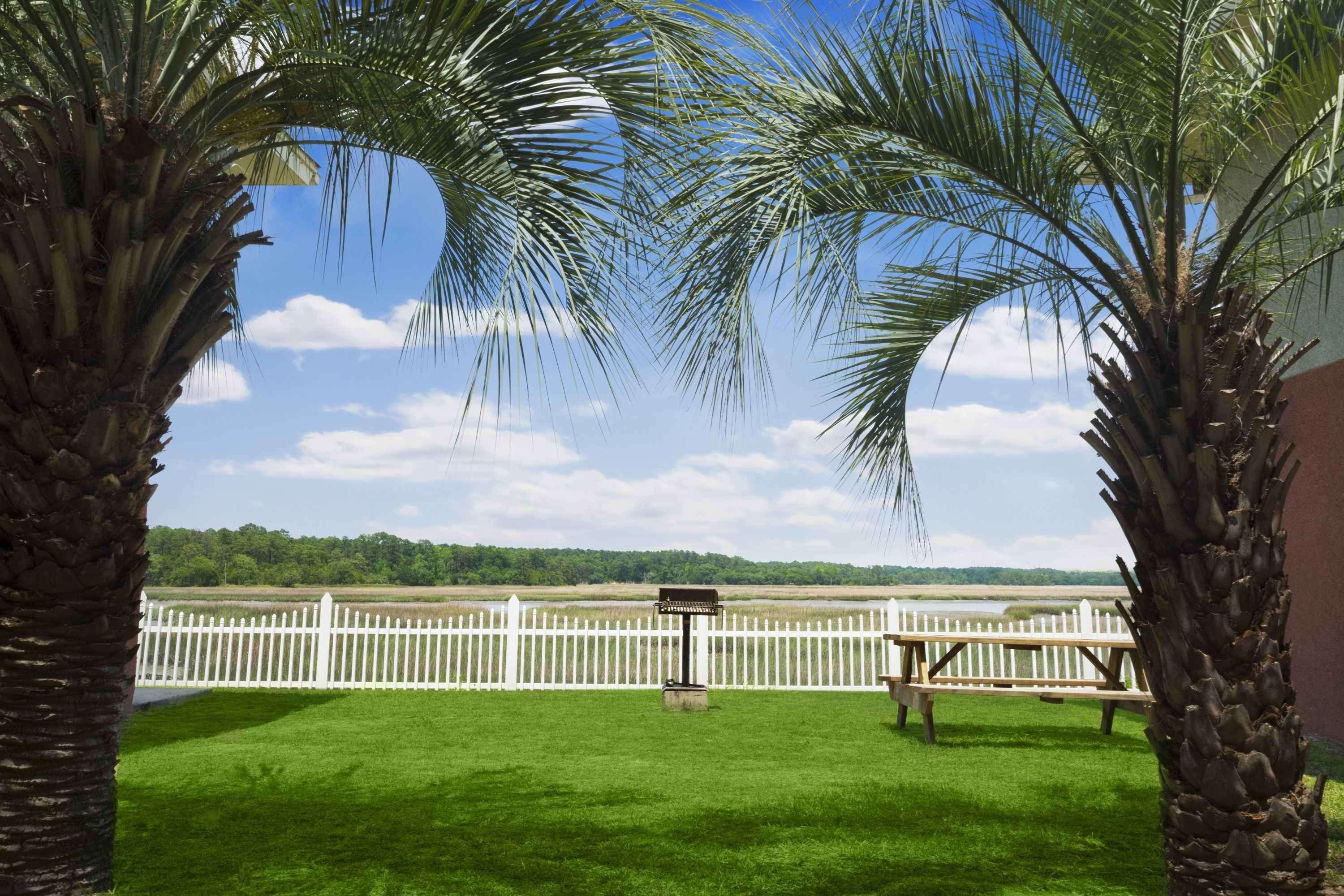 Howard Johnson By Wyndham Beaufort/Parris Island מראה חיצוני תמונה